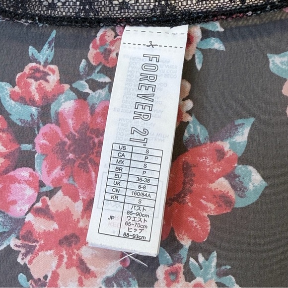 F21 | Moody Floral Sheer Lace Trim Belted Lingerie Mini Robe - Picture 14 of 15